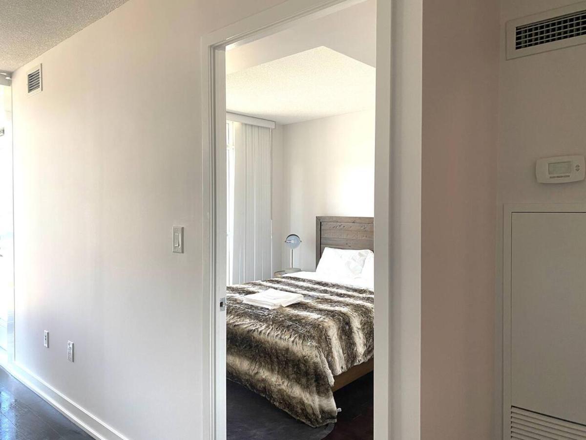 Family Oriented Downtown Toronto 2Bdrm Condo With Parking & Office Space Exterior photo