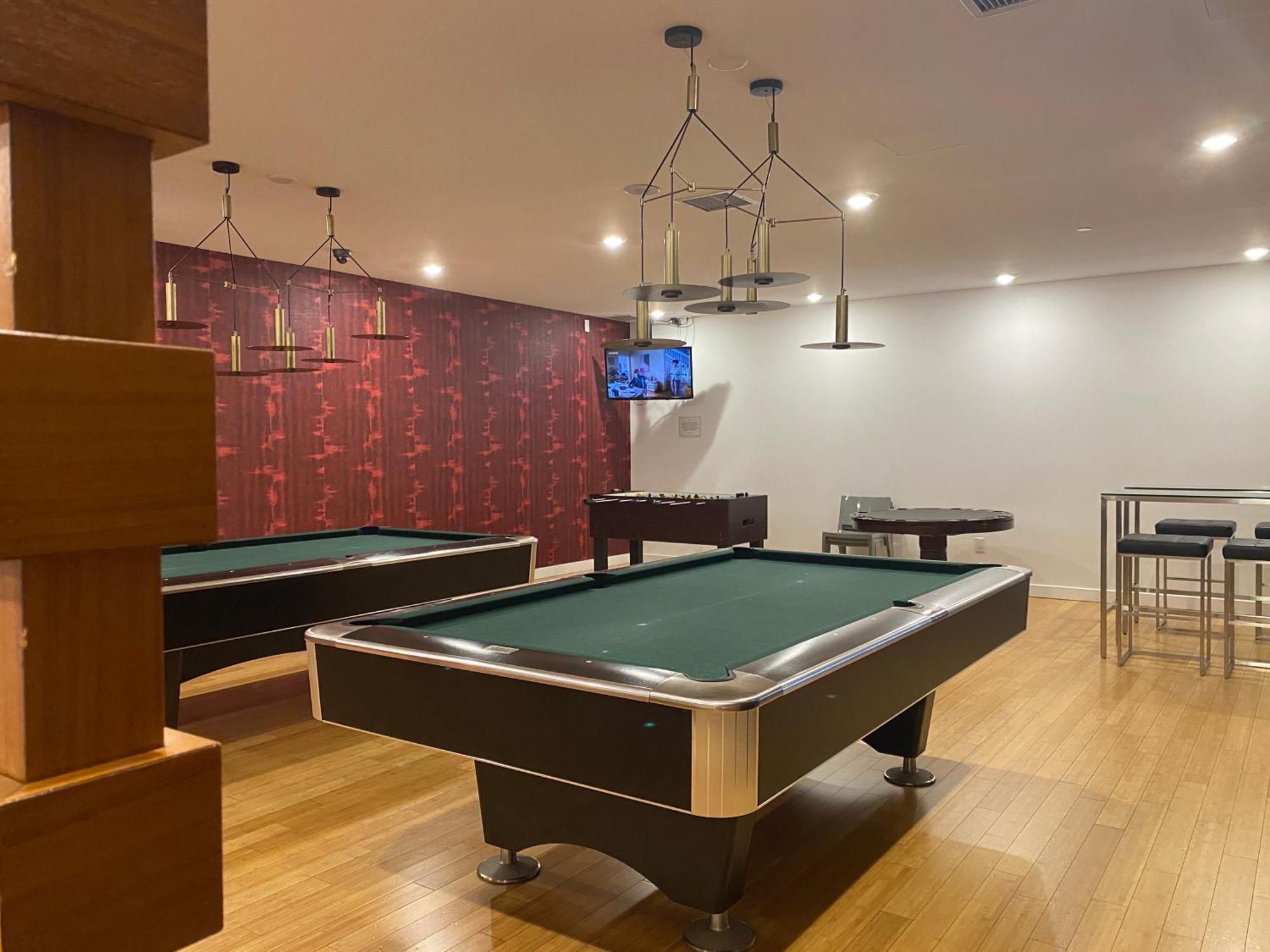 Family Oriented Downtown Toronto 2Bdrm Condo With Parking & Office Space Exterior photo